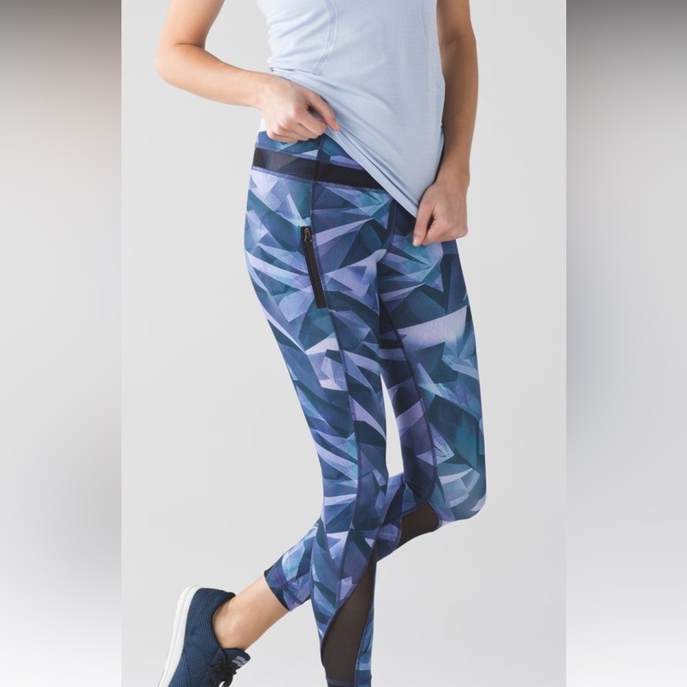 107. Lululemon Inspire Tight II (Mesh)
Pretty Prism Multi / Black 25” Inseam